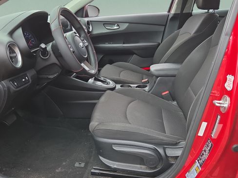 Used 2019 Kia Forte LXS FWD image 10