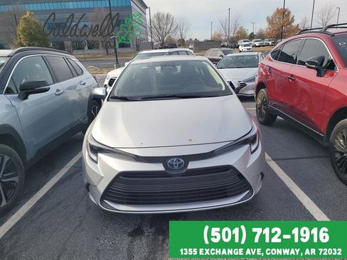 Used 2024 Toyota Corolla LE image 2