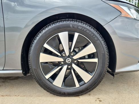 Used 2020 Nissan Altima 2.5 SL FWD image 33