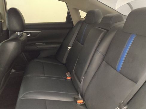 Used 2018 Nissan Altima 2.5 SR w/ SR Midnight Edition FWD image 18