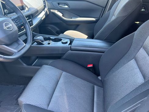 Used 2025 Nissan Rogue SV AWD/4WD image 9