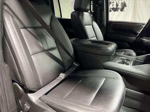 Used 2024 Chevrolet Suburban LT image 9