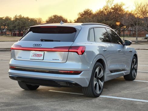 Used 2022 Audi e-tron Premium Plus image 6