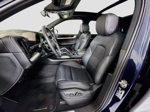 Used 2024 Porsche Cayenne S AWD/4WD image 19