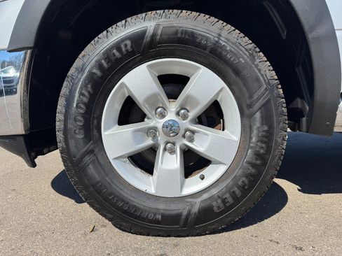 Used 2016 RAM 1500 Classic SLT AWD/4WD image 13