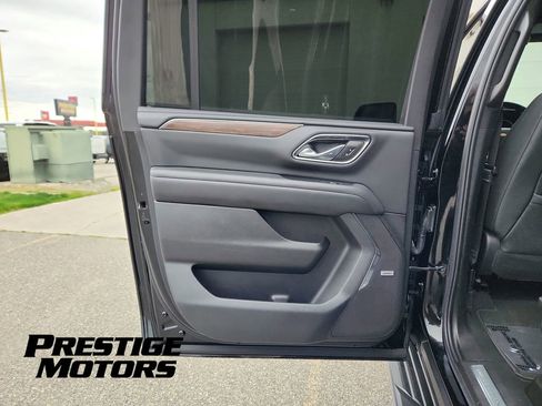 Used 2023 Chevrolet Suburban High Country w/ Advanced Technology Package image 22