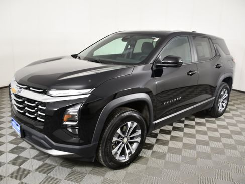 Used 2026 Chevrolet Equinox LT AWD/4WD image 10