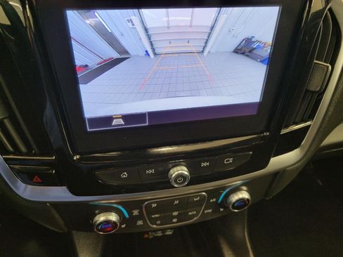 Used 2023 Chevrolet Traverse LT AWD/4WD image 43