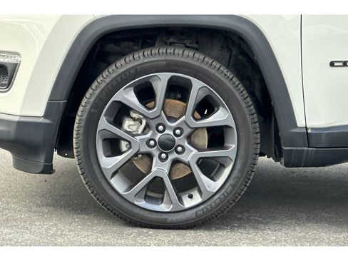 Used 2021 Jeep Compass Latitude image 33