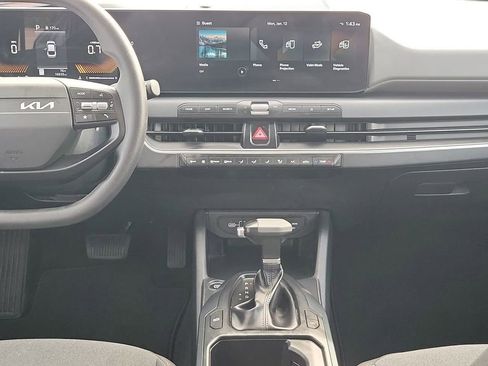 Used 2025 Kia K4 LXS image 25