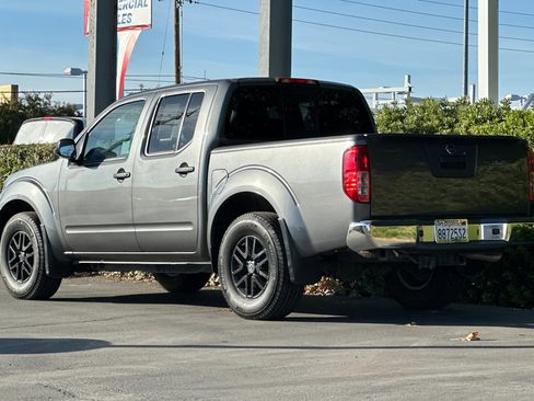 Certified 2019 Nissan Frontier SV image 6