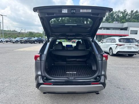Used 2023 Toyota RAV4 XSE AWD/4WD image 17