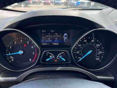 Used 2019 Ford Escape Titanium AWD/4WD image 3