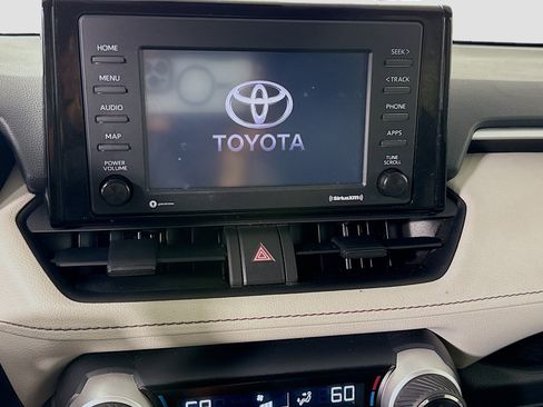 Used 2022 Toyota RAV4 XLE image 18