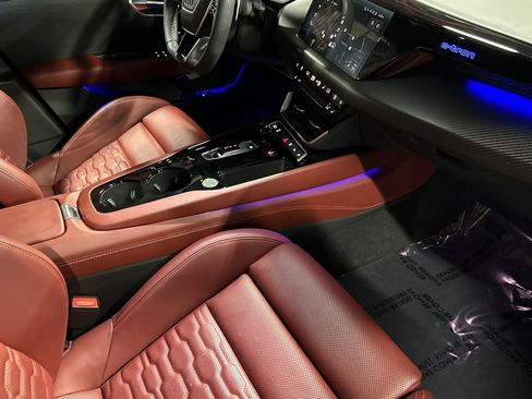 Certified 2024 Audi RS e-tron GT image 14