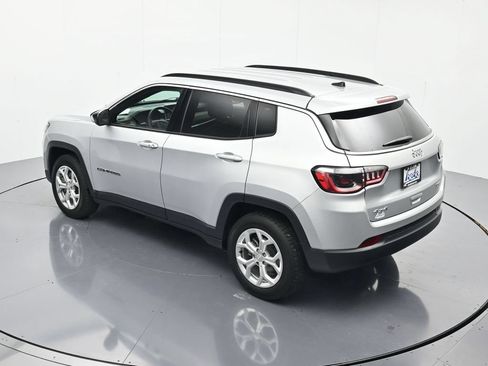 Used 2024 Jeep Compass Latitude AWD/4WD image 33