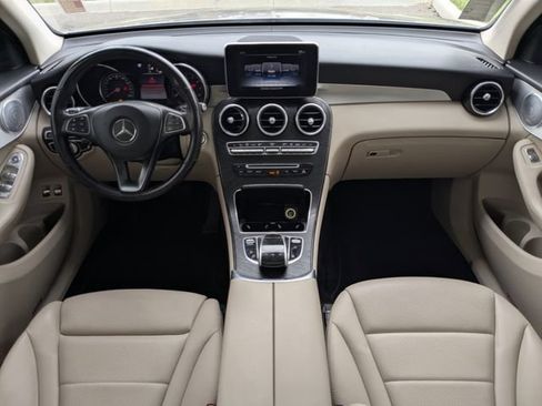 Used 2019 Mercedes-Benz GLC 350e 4MATIC image 20