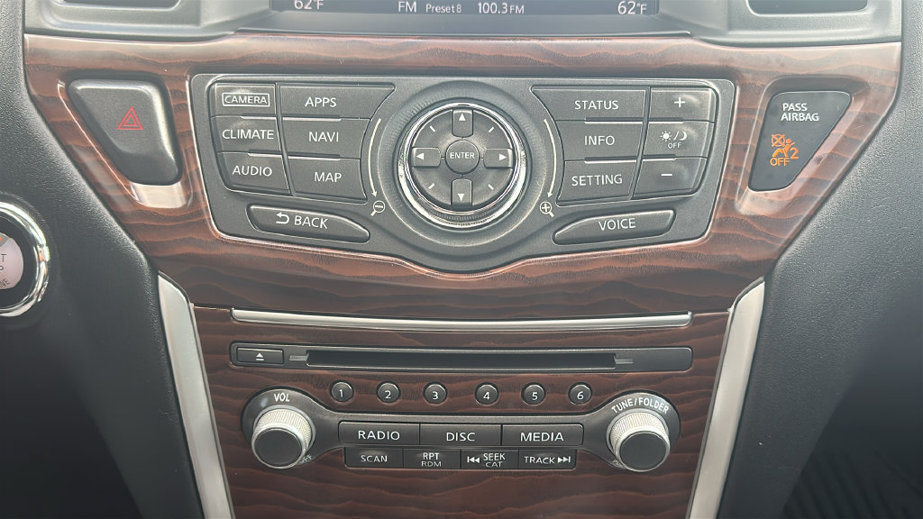Used 2017 Nissan Pathfinder Platinum w/ Family Entertainment Package FWD image 27