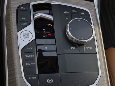 Certified 2025 BMW 330i Sedan w/ Premium Package image 17