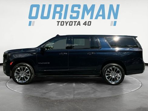 Used 2022 GMC Yukon XL SLT w/ SLT Premium Package AWD/4WD image 4