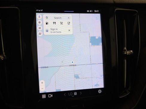 Used 2022 Volvo XC60 B5 Momentum image 8