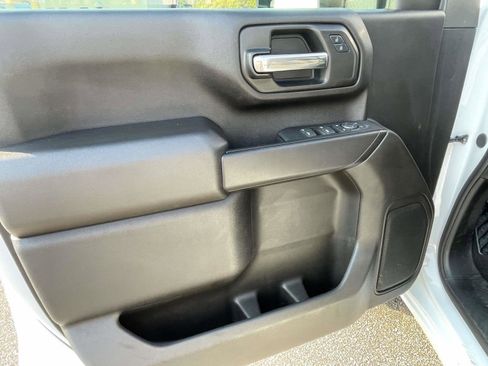 Used 2024 Chevrolet Silverado 2500 Custom w/ Custom Value Package image 15