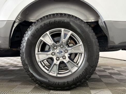 Used 2017 Ford F150 XLT w/ Equipment Group 302A Luxury AWD/4WD image 11