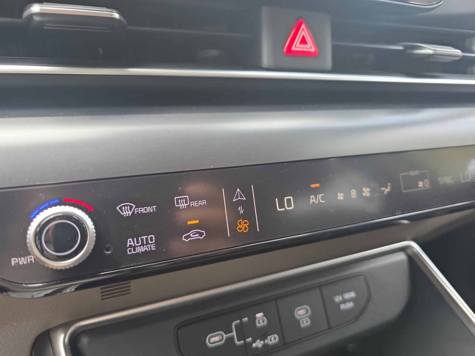 Certified 2026 Kia Carnival FWD image 16