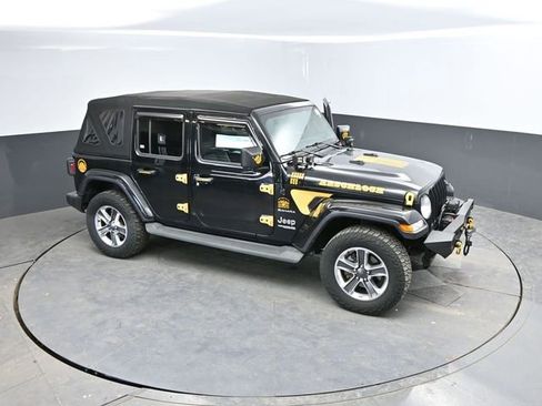 Used 2021 Jeep Wrangler Unlimited Sahara w/ Uconnect 4C Nav & Sound Group AWD/4WD image 34