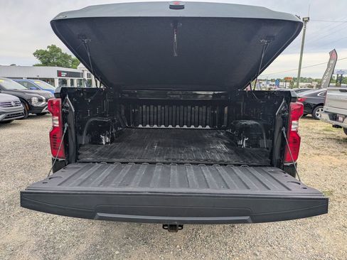 Used 2023 Chevrolet Silverado 1500 Custom image 12