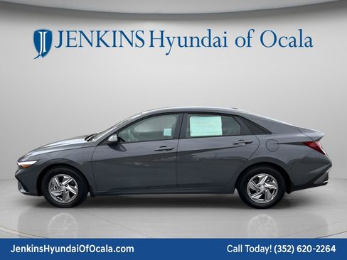 New 2026 Hyundai Elantra SEL Sport Premium FWD image 7