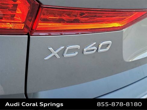 Used 2019 Volvo XC60 T5 Momentum w/ Premium Package image 15