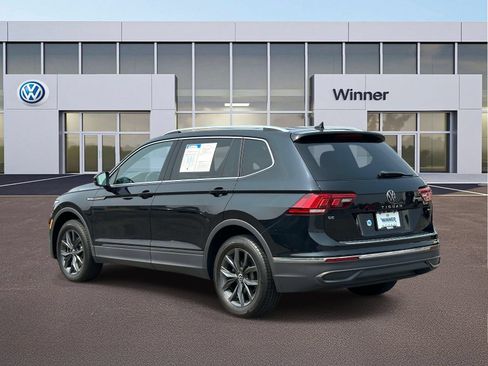 Used 2023 Volkswagen Tiguan SE w/ Panoramic Sunroof Package AWD/4WD image 3