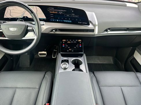 Used 2026 Cadillac Vistiq Sport w/ LPO, Floor Liner Package image 15