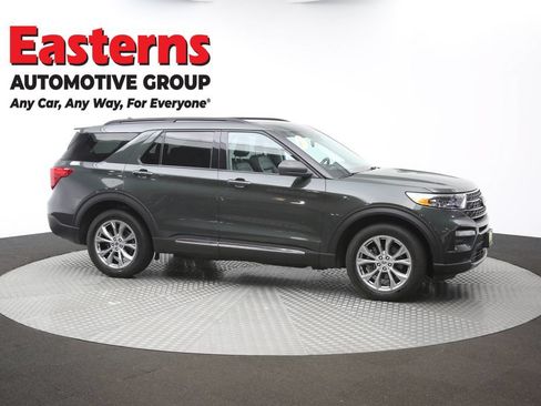 Used 2022 Ford Explorer XLT w/ Equipment Group 202A AWD/4WD image 50