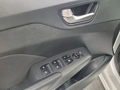 Used 2022 Hyundai Accent SEL FWD image 27
