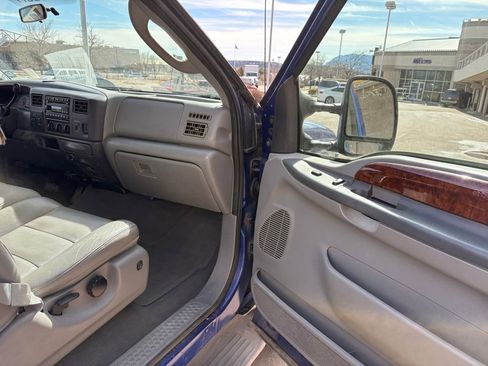 Used 2003 Ford F350 Lariat image 23