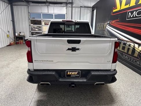 Used 2022 Chevrolet Silverado 1500 LT Trail Boss w/ LT Trail Boss Premium Package AWD/4WD image 12