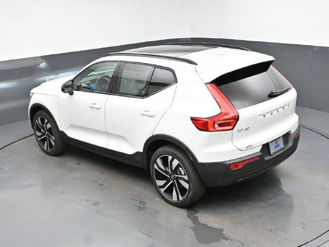 New 2026 Volvo XC40 B5 Plus w/ Climate Package AWD/4WD image 45
