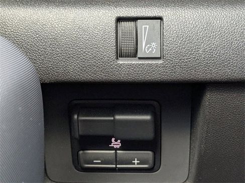 Certified 2023 Chevrolet Colorado Z71 w/ Z71 Convenience Package 2 image 37