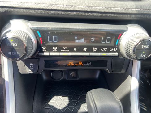 Certified 2025 Toyota RAV4 XLE AWD/4WD image 22