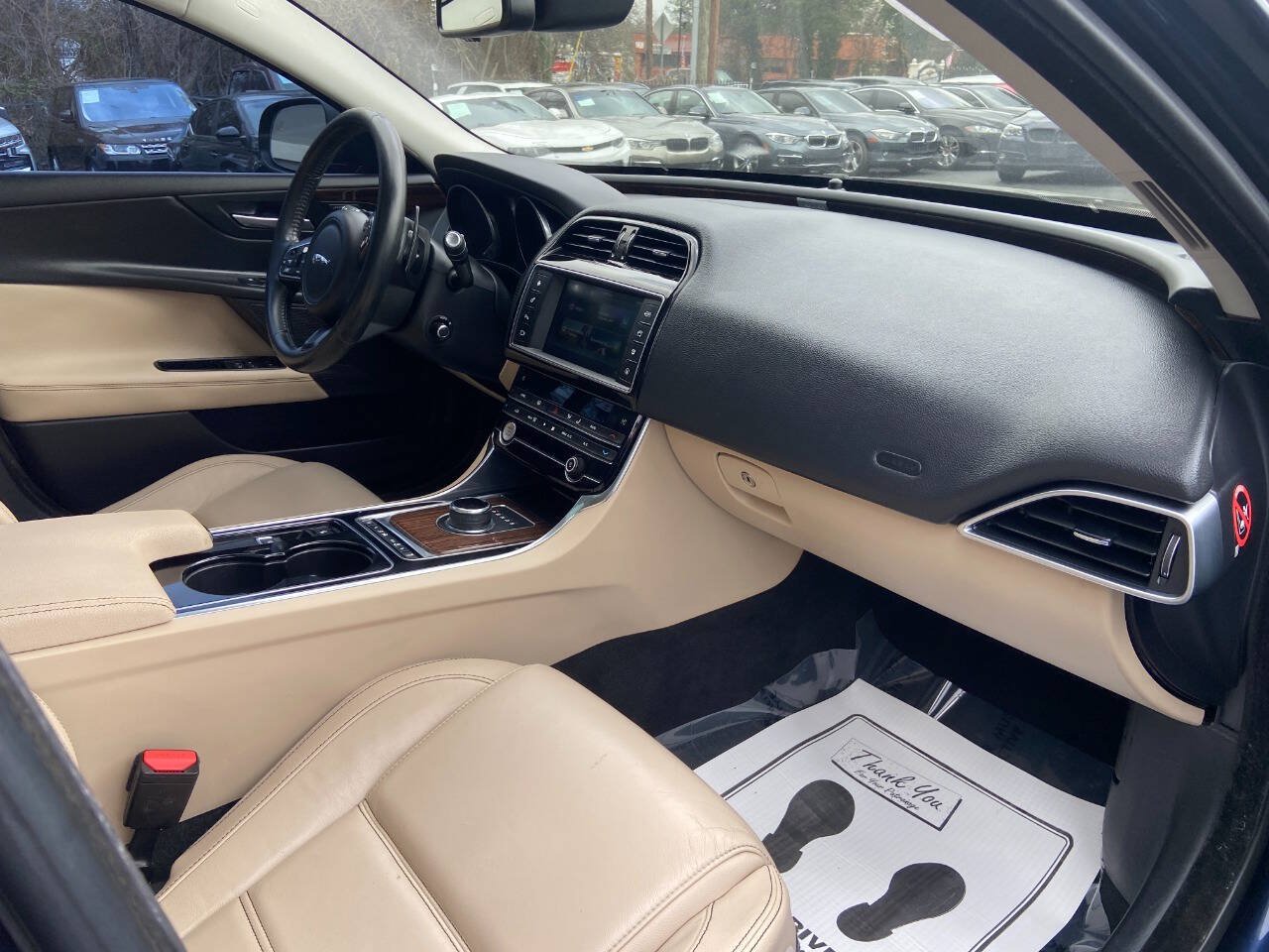Used 2017 Jaguar XE Prestige RWD image 12