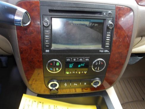 Used 2010 Chevrolet Tahoe 4WD Hybrid image 23