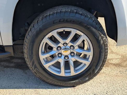 Used 2016 Chevrolet Suburban LT image 8