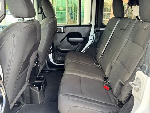 Used 2022 Jeep Wrangler Unlimited Sport image 11
