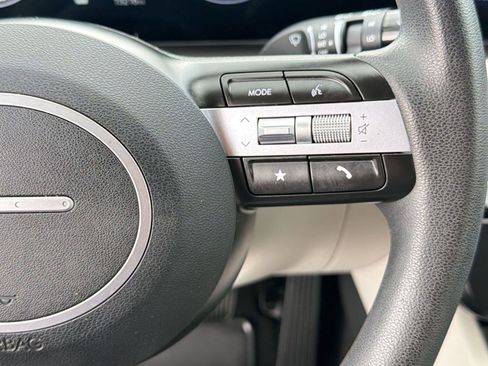 Used 2025 Hyundai Tucson SE image 25