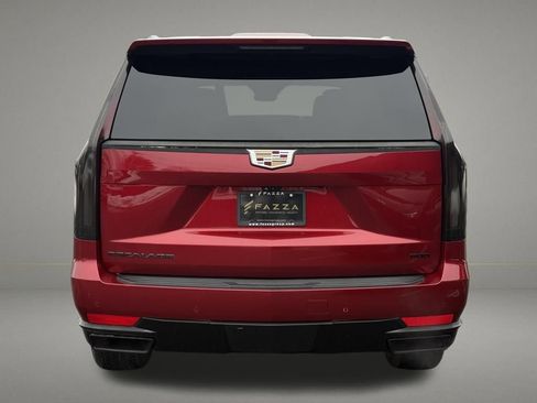 Used 2021 Cadillac Escalade Premium Luxury AWD/4WD image 5