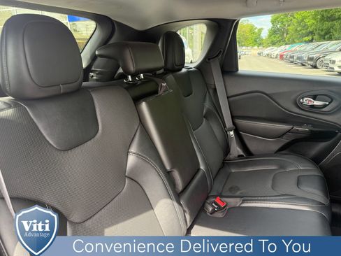 Used 2023 Jeep Cherokee Altitude Lux AWD/4WD image 27