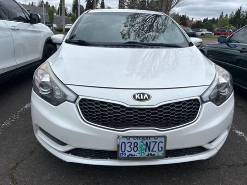 Used 2016 Kia Forte LX w/ LX Popular Plus Package image 2