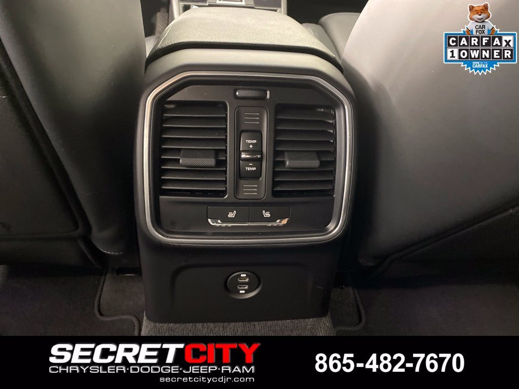 Used 2023 Porsche Macan AWD/4WD image 25